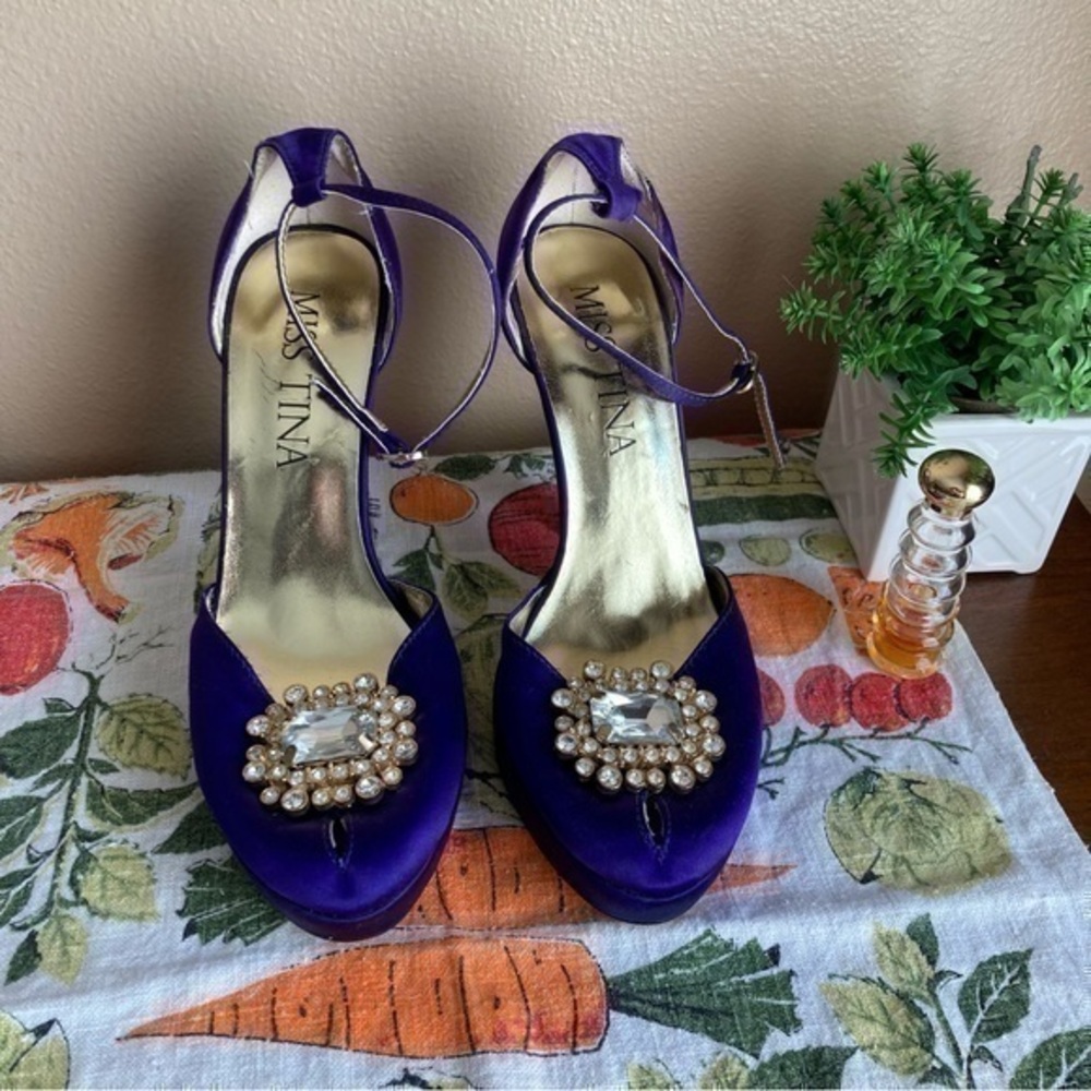 Miss Tina purple satin embellished heels size 8.5